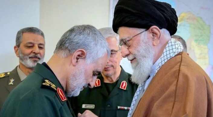Le dernier conseil d’Ali Khamenei à son peuple : «Travaillez et travaillez sans relâche» , à la manière du général Ghassem Soleimani.
